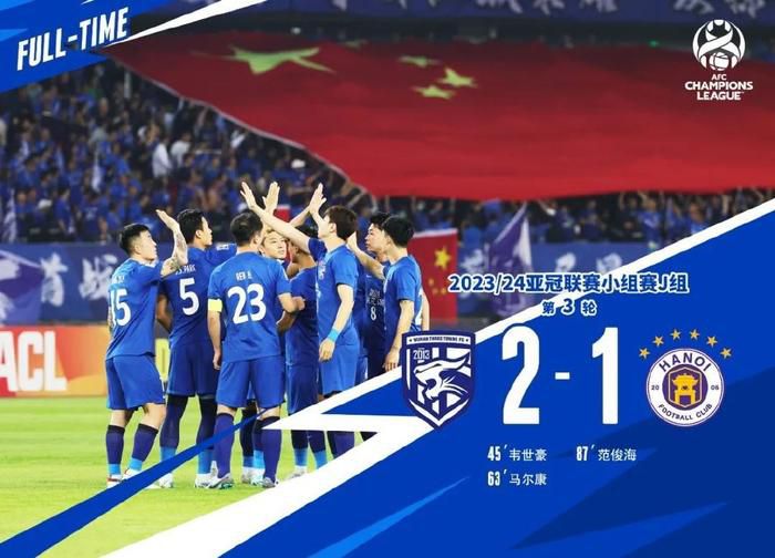 萧海龙平时虽然最喜欢装逼，但是这时候他也知道，如此强行装逼非但没有任何意义，反而是自取其辱